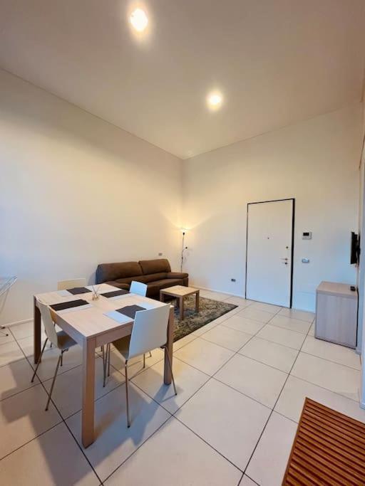 Ferienwohnung Residenza Frattini By Almanova Residenze Mantua Exterior foto